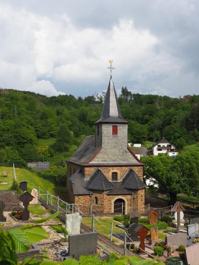 Kirchsahr Blick auf die Kirche