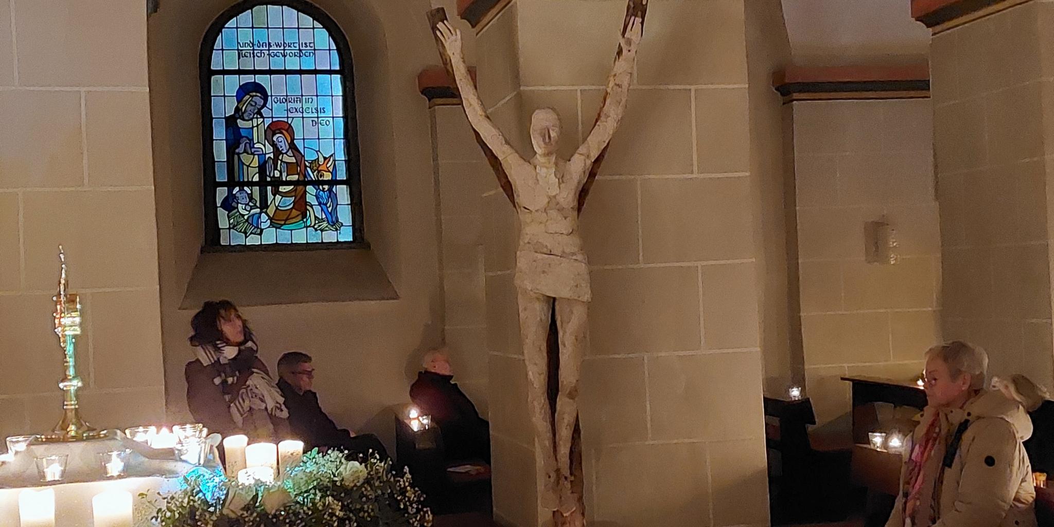 Das Ahrtalkreuz in der Kirche von Altenahr (c) Norbert Geihsler Das Ahrtalkreuz in der Kirche von Altenahr