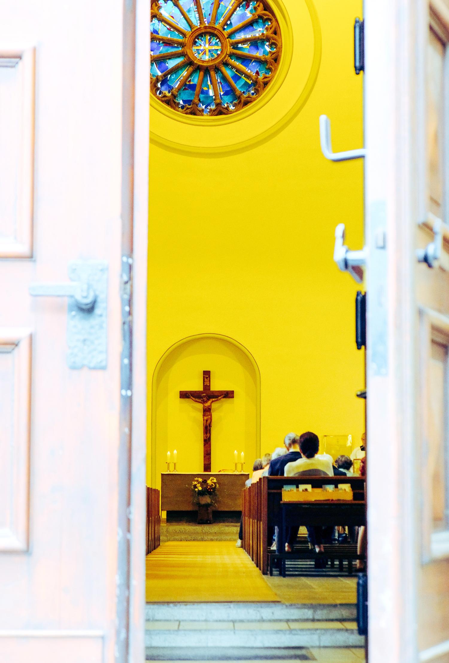 church-4329192_by__wal_172619__pixabay_pfarrbriefservice