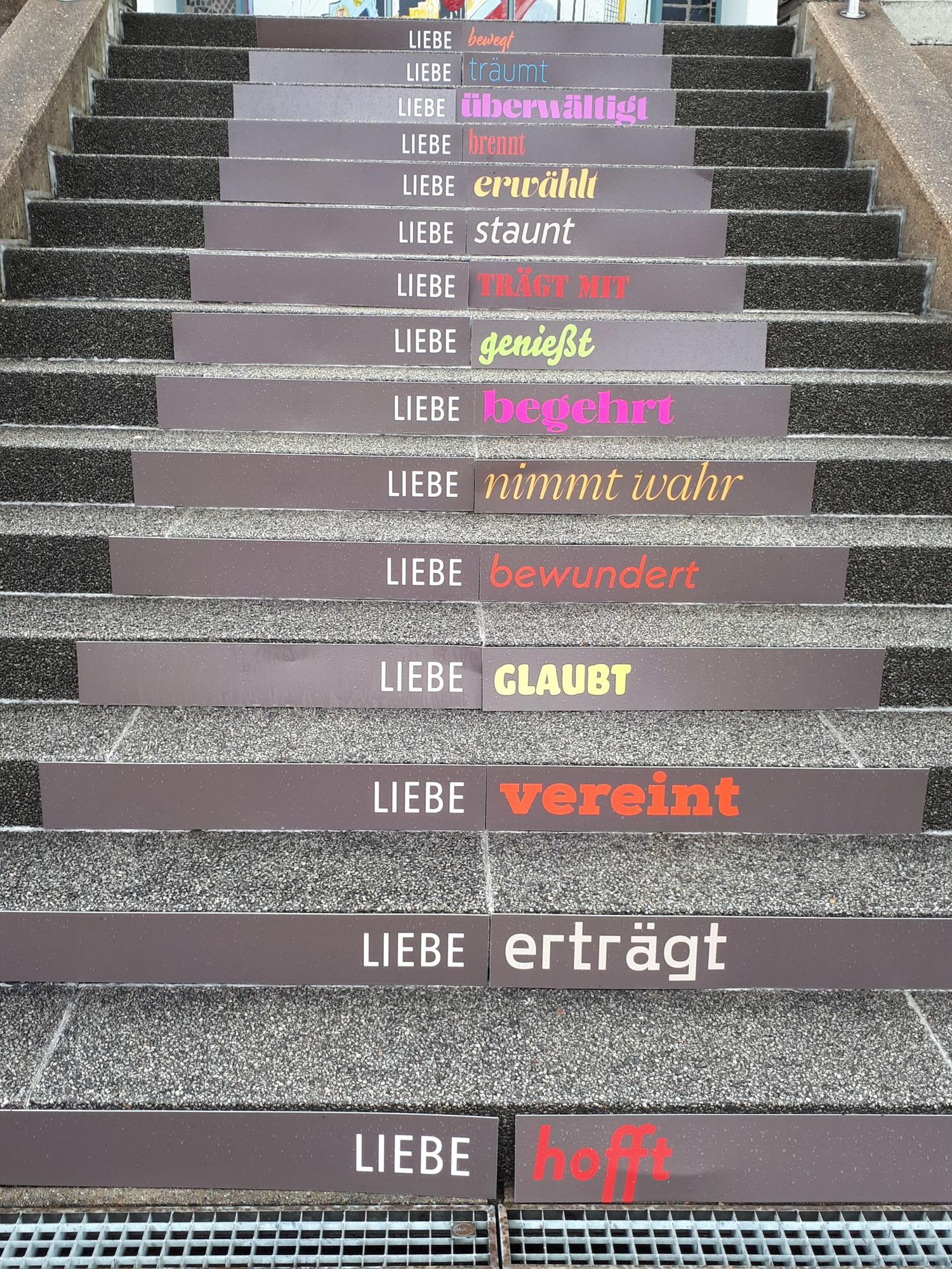 treppe-liebe-autobahnkirche-01_von-catrin-lerch-pfarrbriefservice